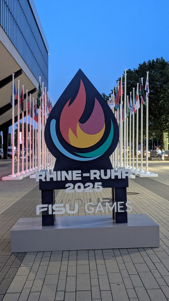Foto des Turnierlogos neben der Grugahalle