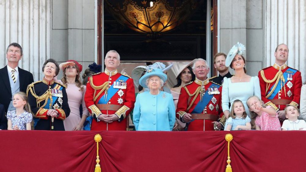 Buckingham anuncia gravidez de princesa: 'Famílias estão encantadas'