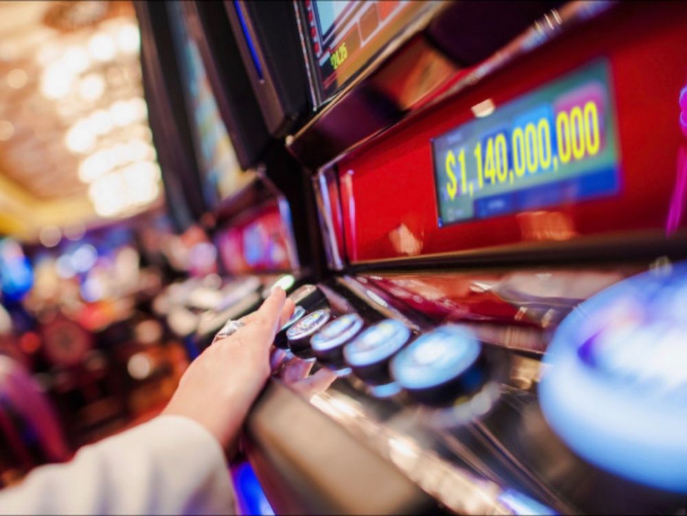 More than $1 billion lost on Tasmanian poker machines since the 2018 election, government data reveals | Tasmanian Inquirer