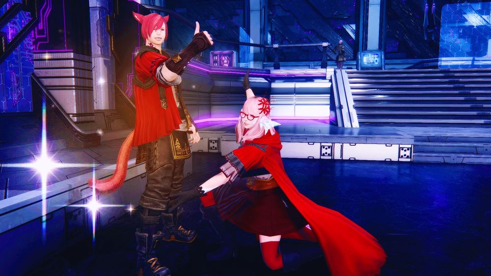 Inomi kneels down and holds her arms out to show off Raha. Raha gives a thumbs up and smiles.