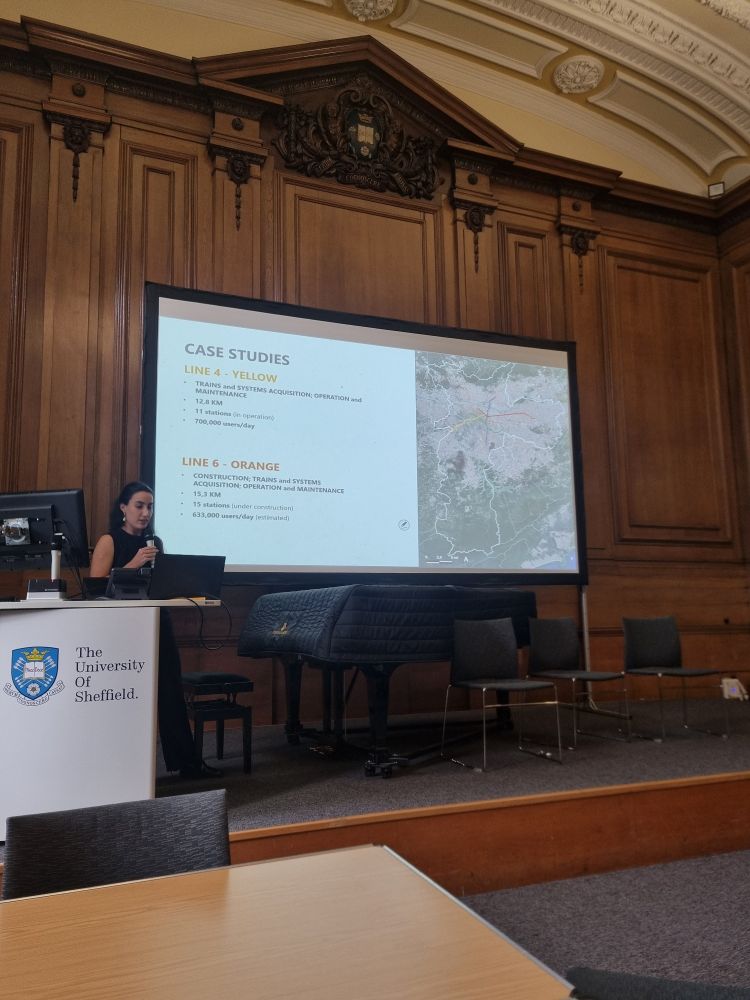 Ana Ligia Magalhães delivering a paper presentation 