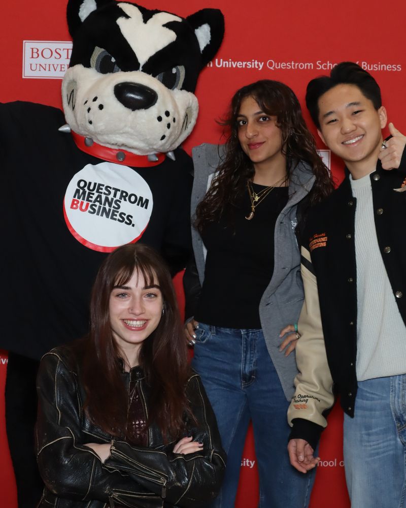 students photographed together with Rhett