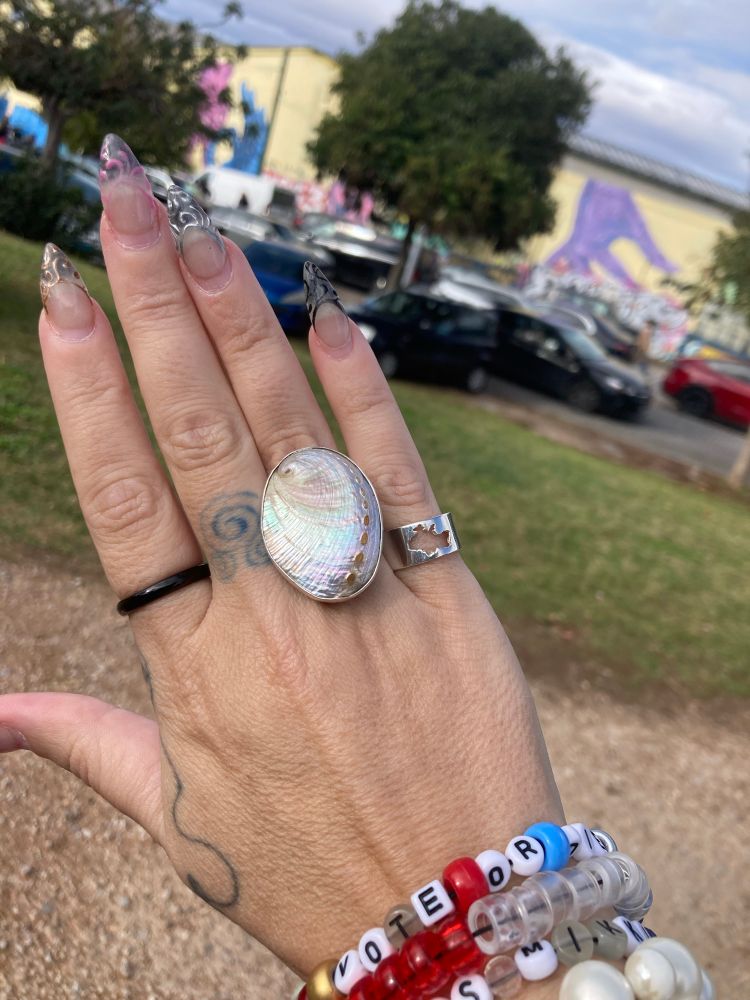 My pinky ring is from the Ukraine! Because we support Ukraine!!!! 🇺🇦 