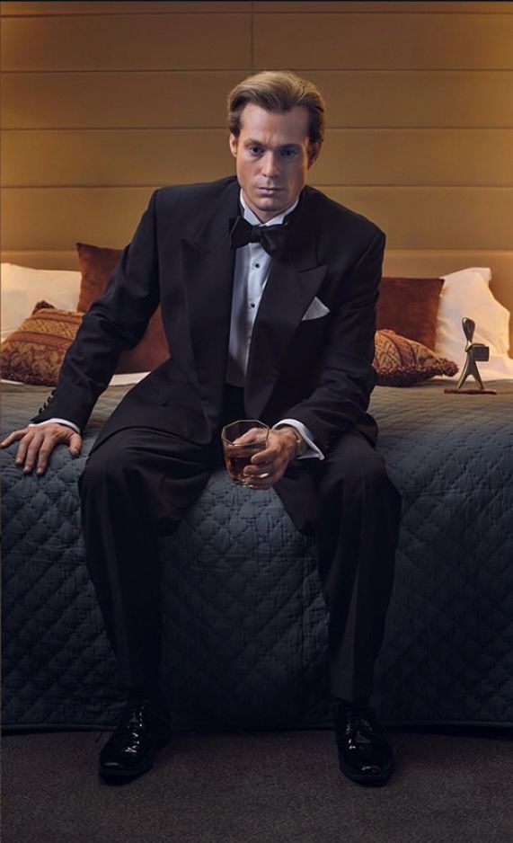 A close-up of Sam Reid as Dale. 