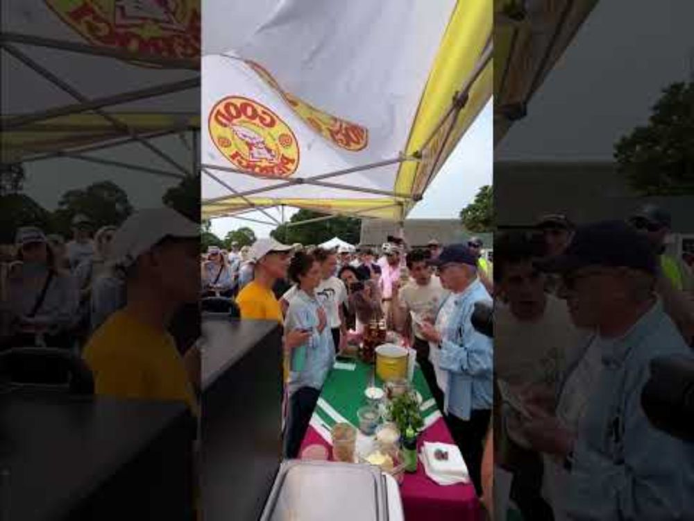 Martha's Vineyard pierogi vendor accused of antisemitism by Alan Dershowitz