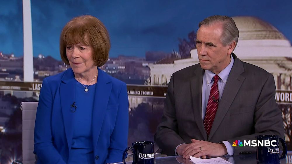 Sens. Tina Smith (D-MN) and Jeff Merkley (D-OR)