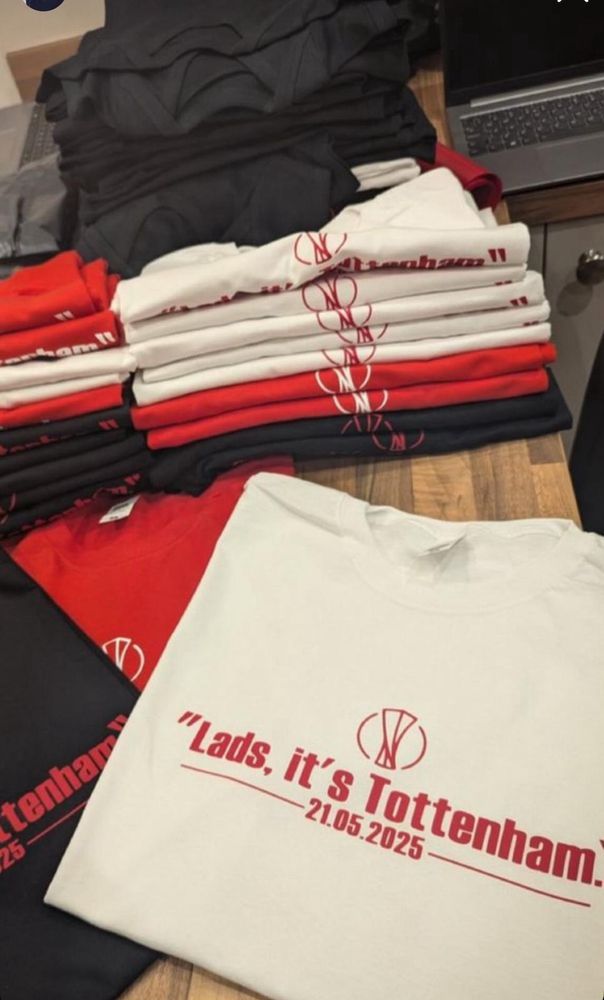 Man Utd ‘Lads its Tottenham’ Europa League final winners shirts. The mugs 😂
