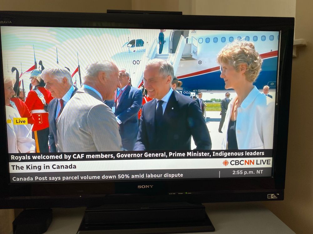 The King meets his prime minister. 