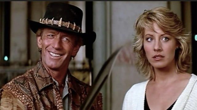 Crocodile Dundee brandishes a very large knife 