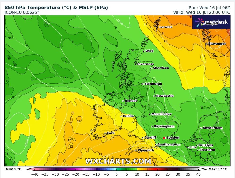 Air temperature at around 4,500 feet above sea level (850hPa pressure) is shown on a map of the British Isles. Warmest temperatures are shown in orange at >13ºC over Shetland, while most of the UK is in cooler green colours denoting <10ºC