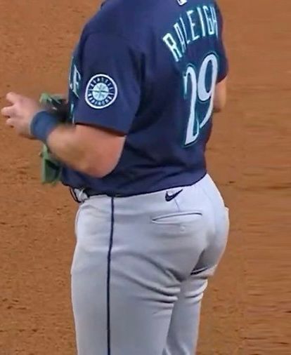 It’s Cal Raleigh’s butt