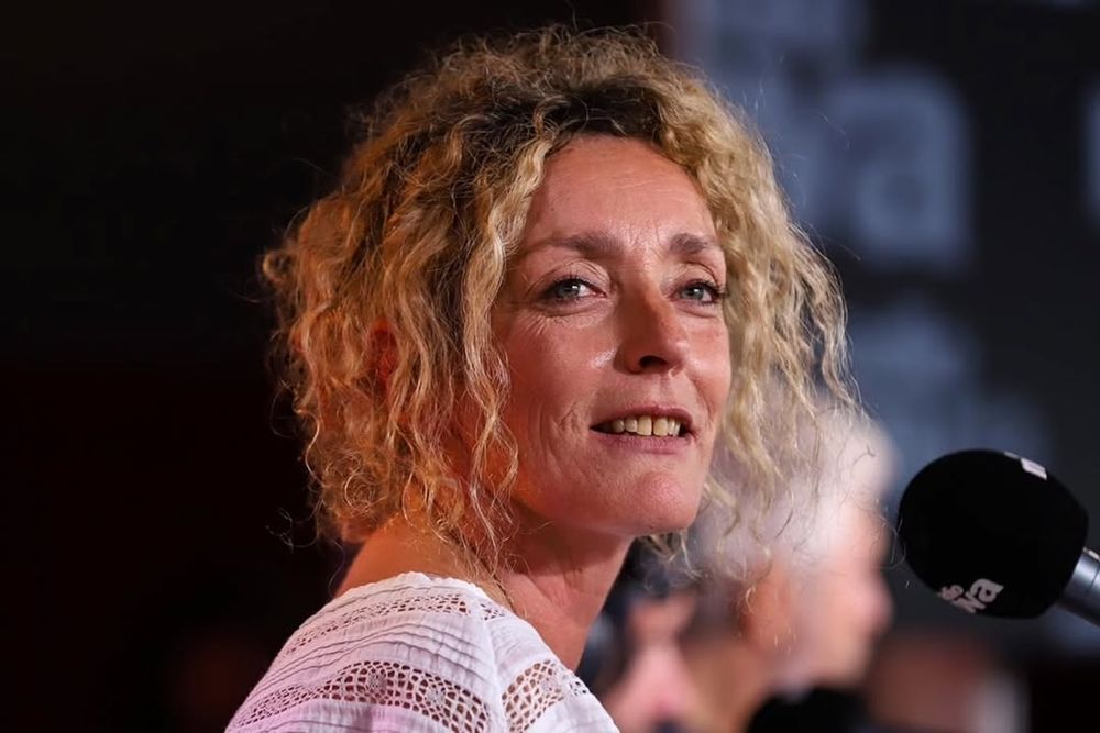 Juliette pendant l'émission à la Fête de l'Huma