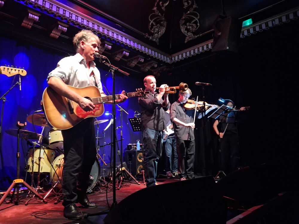 Chris Thompson & the marvellous Colin Steele on trumpet 🎺 Violin & viola played by Faergus & Giseta
