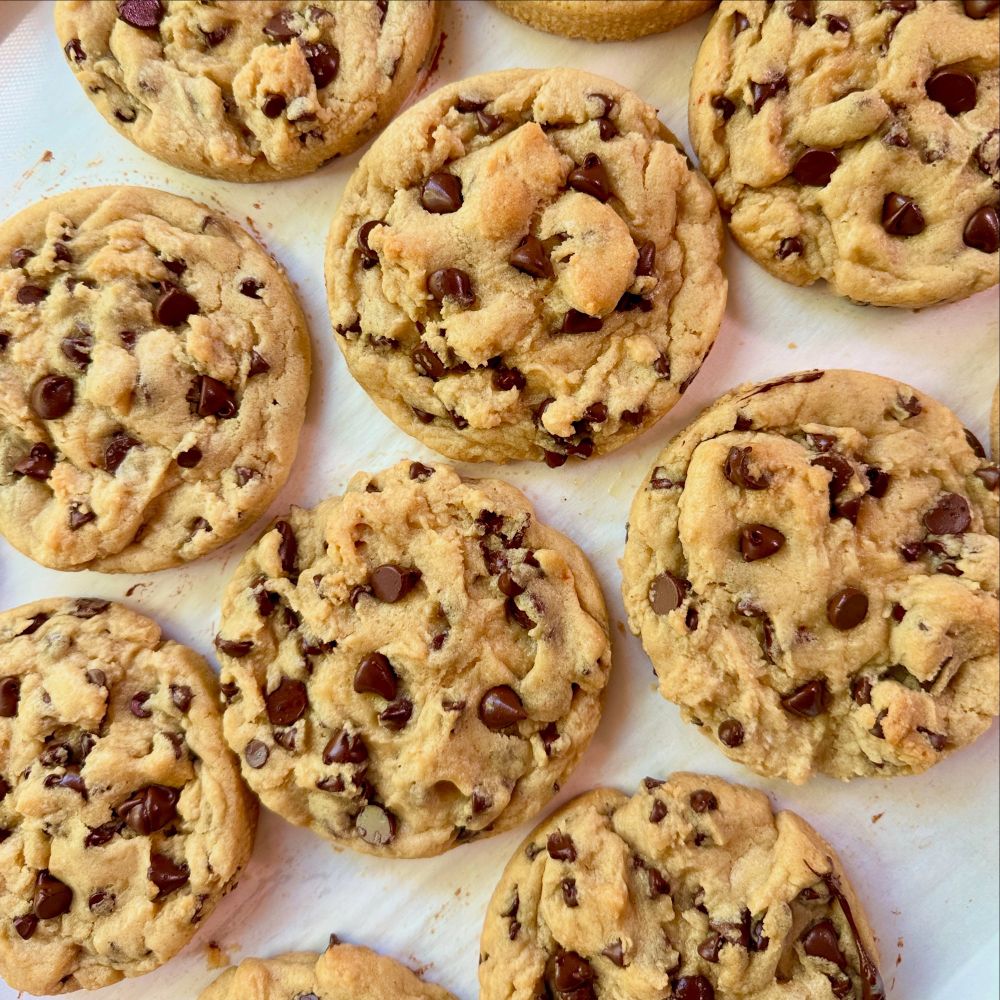Tray of chocolate chip cookies 