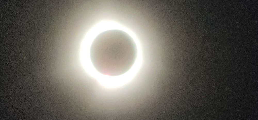A photo of the total eclipse.