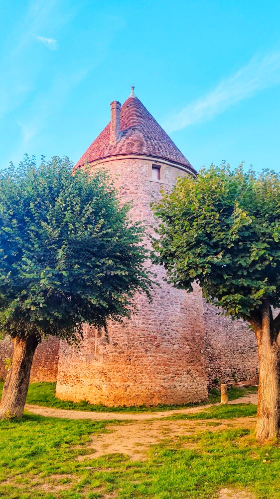 Une des tours Vauban d'Avallon