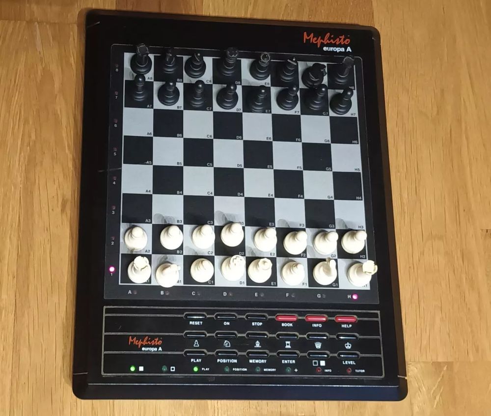 Mephisto Schachcomputer Europa