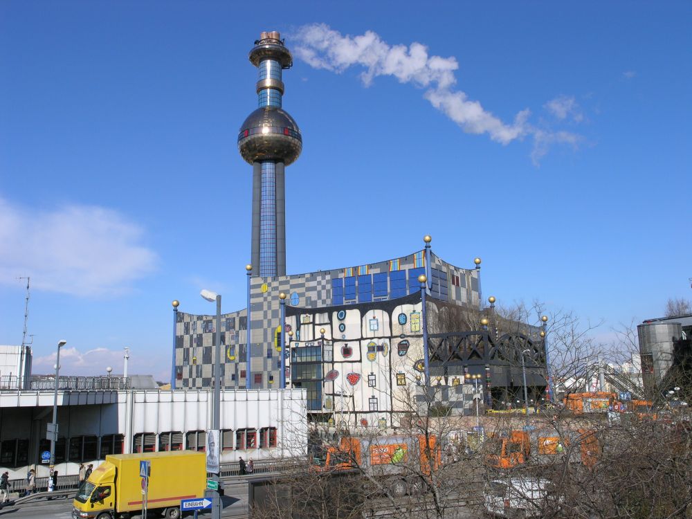 Die Müllverbrennungsanlage Spittelau ist eine von drei thermischen Abfallbehandlungsanlagen der Wien Energie. Ihre Besonderheit liegt in der von Friedensreich Hundertwasser künstlerisch gestalteten Fassade.