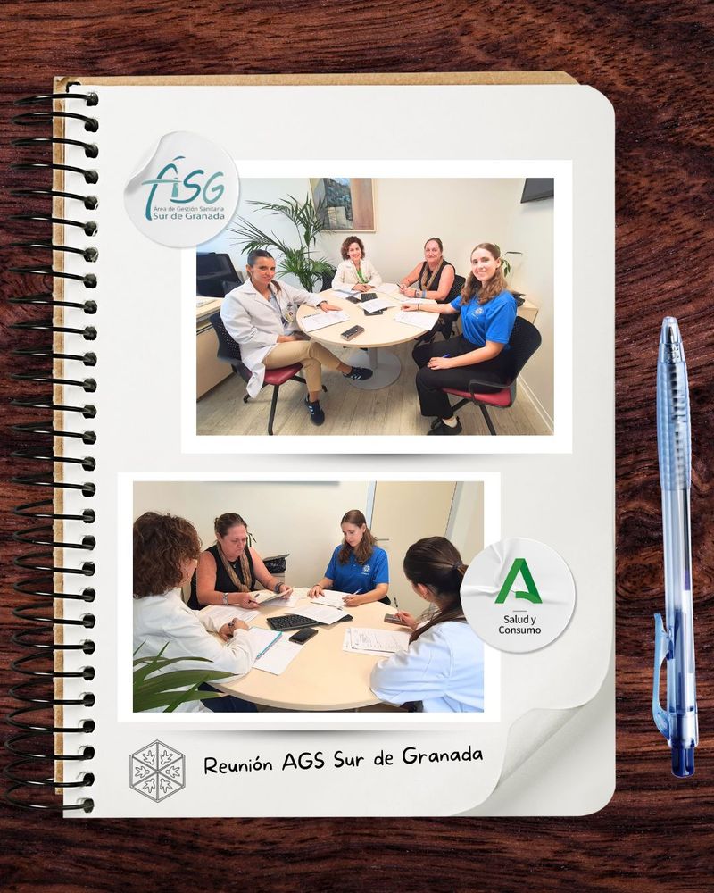 Cuaderno con fotografías de la reunión