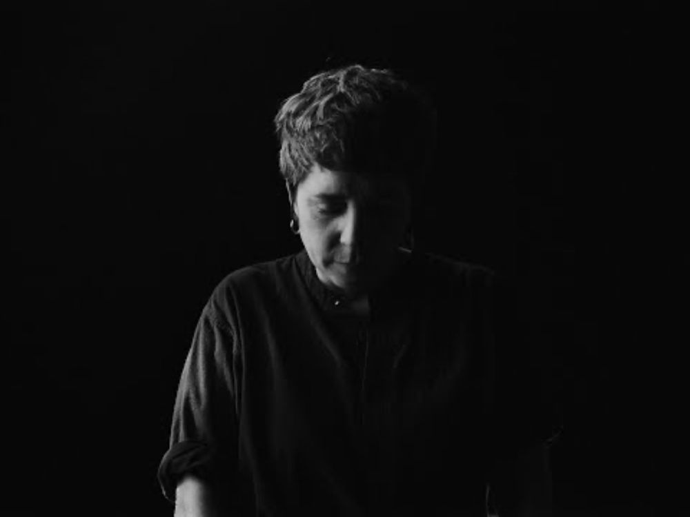 Lisa O'Neill - The Wind Doesn't Blow This Far Right