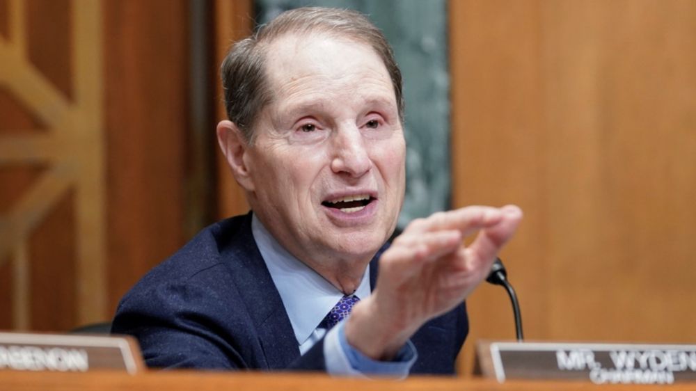 Sen. Ron Wyden introduces bill that would make 'sweeping reforms' to US Supreme Court