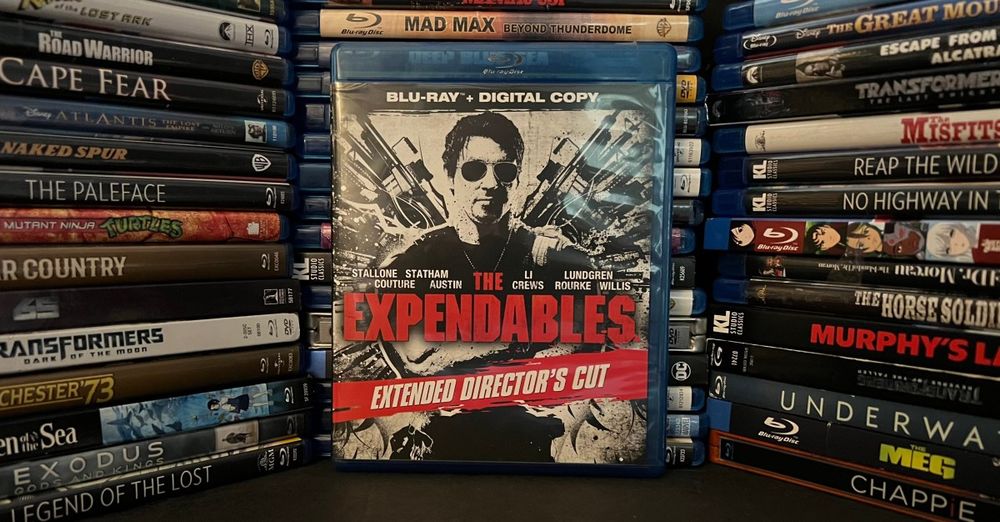 An elite team of mercenaries is tasked with overthrowing the puppet dictator of a Latin American island nation and stopping the man that pulls his strings.