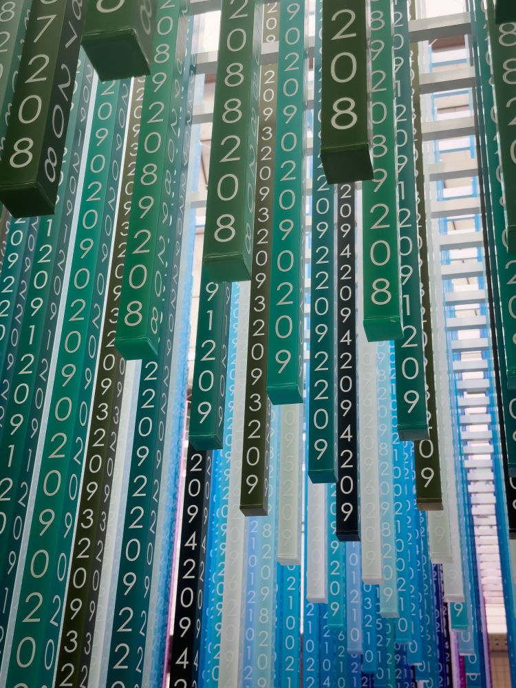 エマニュエル・ムホーの100色の道