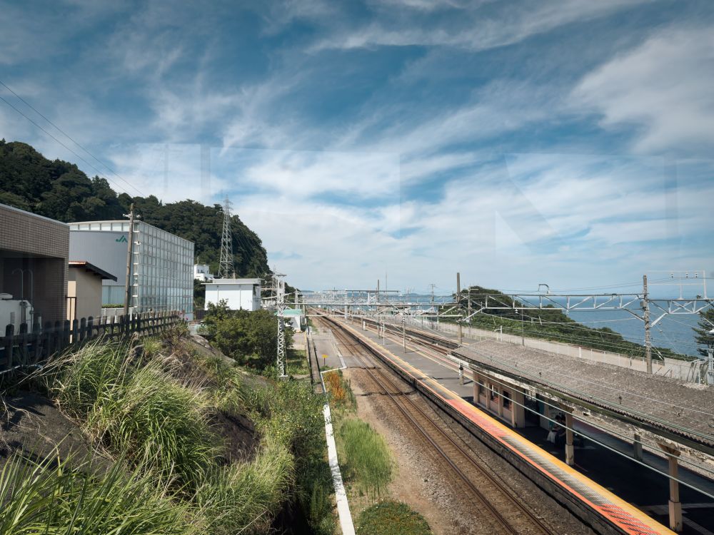 根府川駅 ホームを臨む