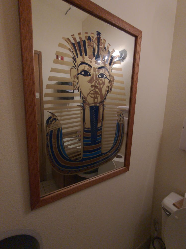 Mirror print of king tut