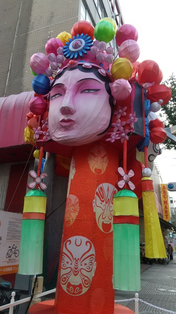 横浜春節祭2025の巨大ランタンオブジェ