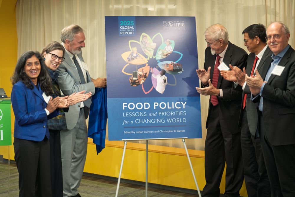 Unveiling the 2025 GFPR with Purnima Menon, Charlotte Hebebrand and former IFPRI DGs Per Pinstrup-Anderson, Shenggen Fan, and Joachim von Braun.