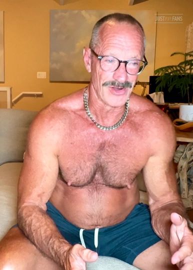 Are you subscribed to my JustFor.Fans page yet? Someone else just joined, and it should have been you! justfor.fans/athltcdad?Source=NewFanBlueSky