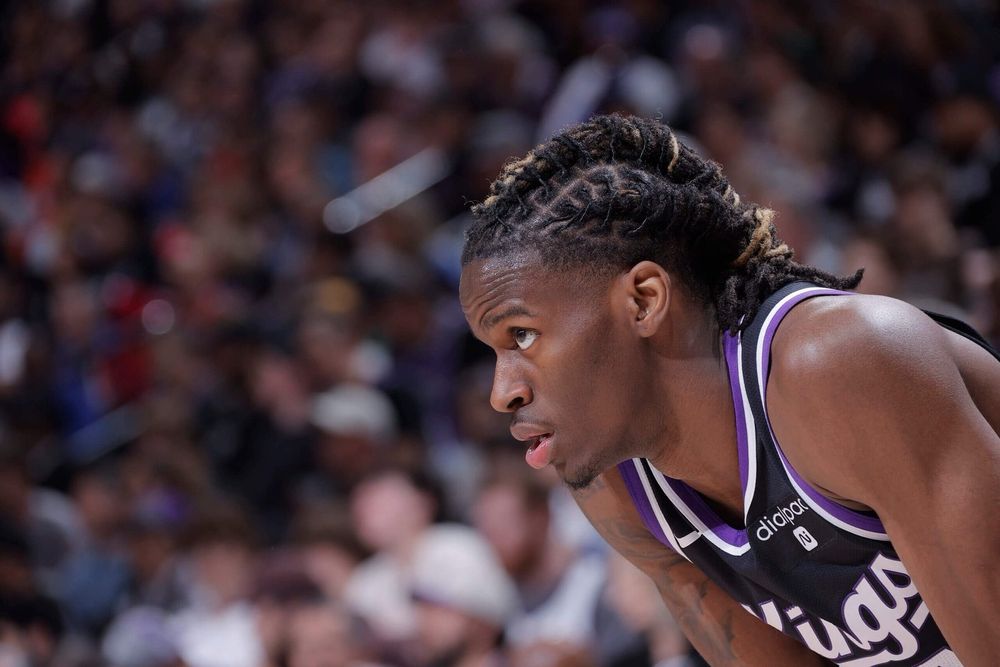 Keon Ellis in a defensive stance. 