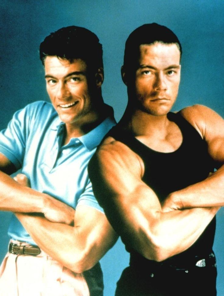 Das Bild stammt aus dem Film "Geballte Ladung" (Originaltitel: Double Impact) mit Jean-Claude Van Damme in einer Doppelrolle.