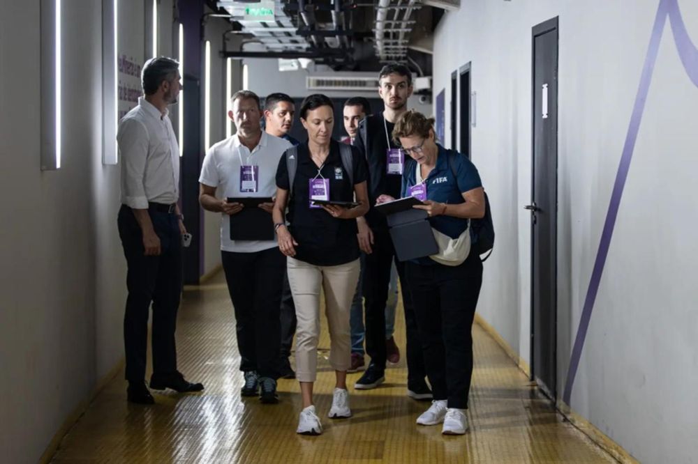 Fifa visita Mineirão para avaliar condições do estádio para Copa do Mundo Feminina-2027