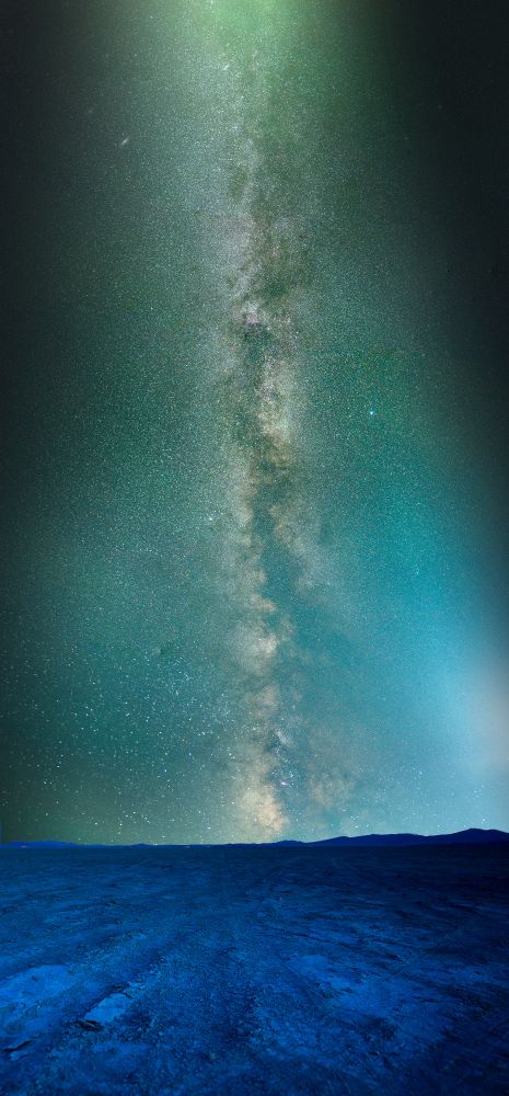 the milky way over the bonneville salt flats