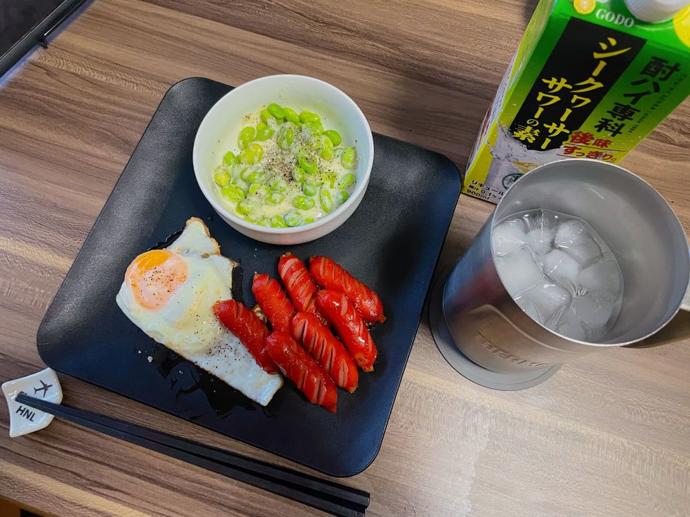 赤ウインナー
目玉焼き
〜黒胡椒バチがけ〜枝豆チーズ