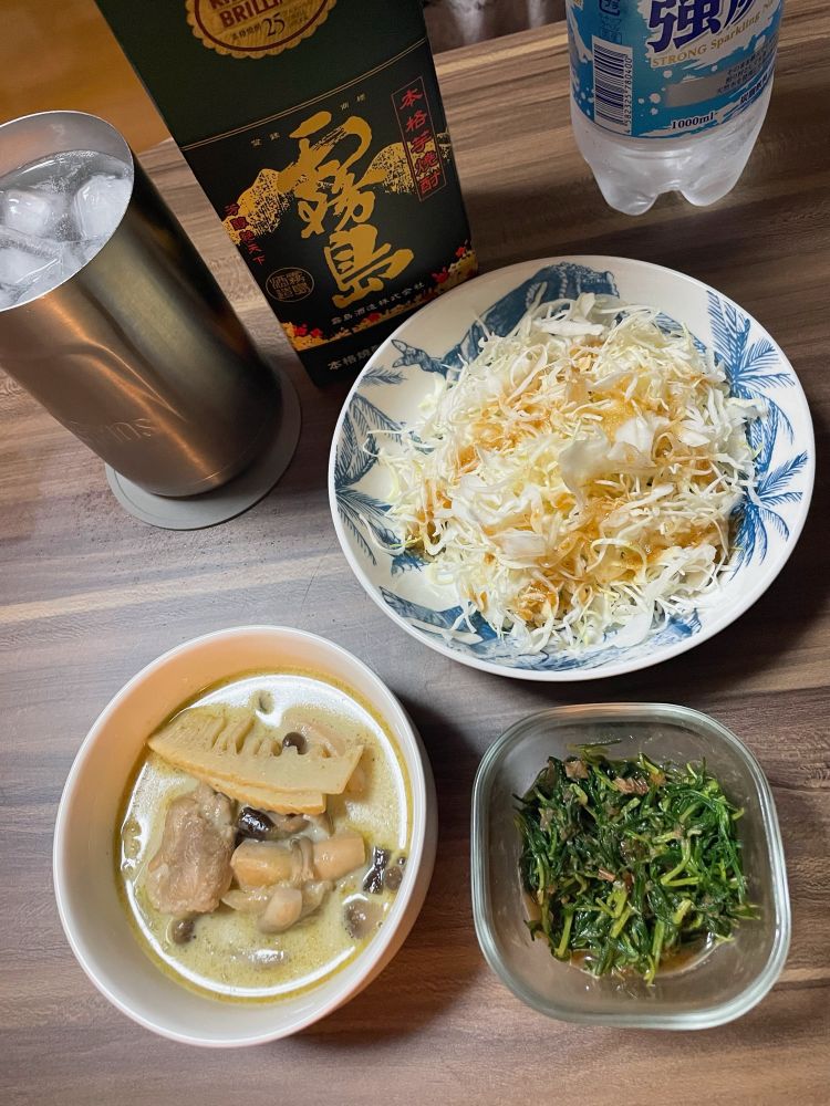 グリーンカレー
おかひじきのからし和え
千切りキャベツ