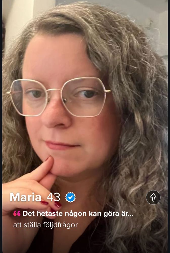 Selfie på mig och orden ”Det hetaste någon kan göra är att ställa följdfrågor.”