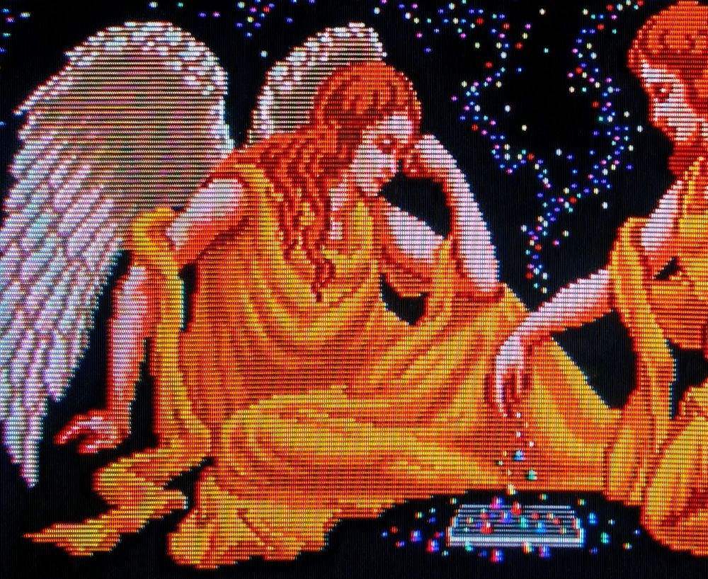 The angels of columns playing columns IRL