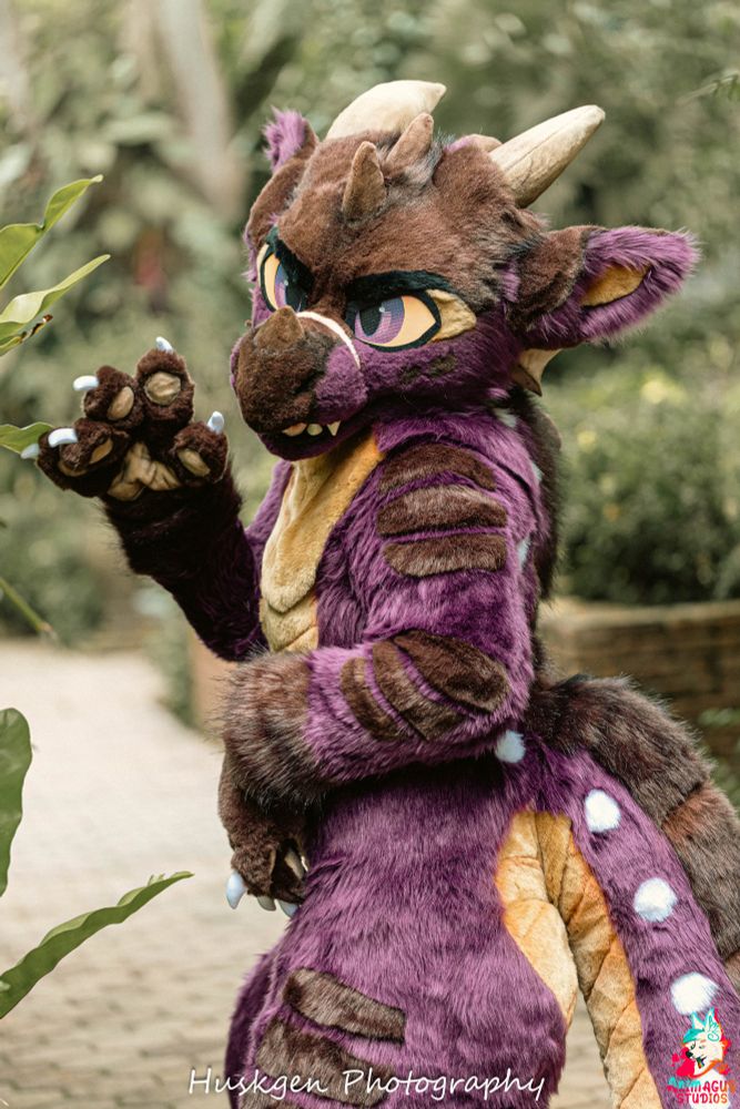 Fruitseeker Dragon