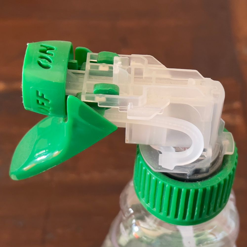 Mecanismo de un limpiador con difusor manual (cc) Alvy