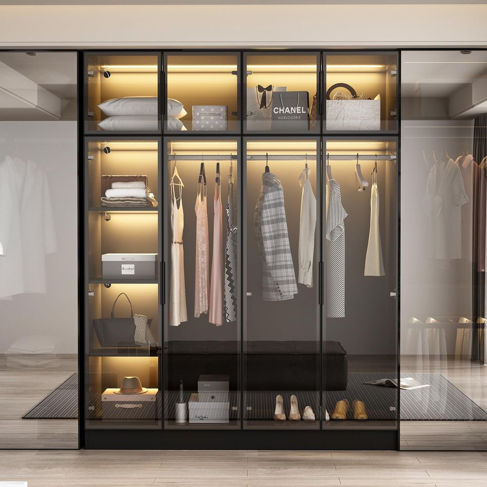 Transparent closet 