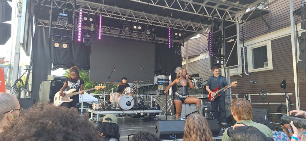 Alemeda Live