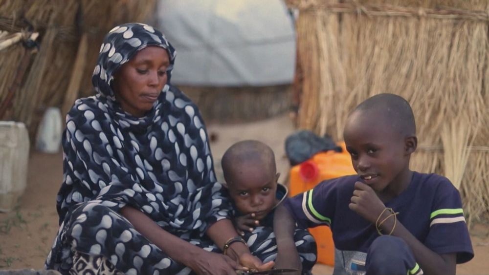 Aid agencies have been unable to deliver urgently needed food, water and medical supplies to parts of the Western Darfur region - where local leaders say living conditions are now unbearable.