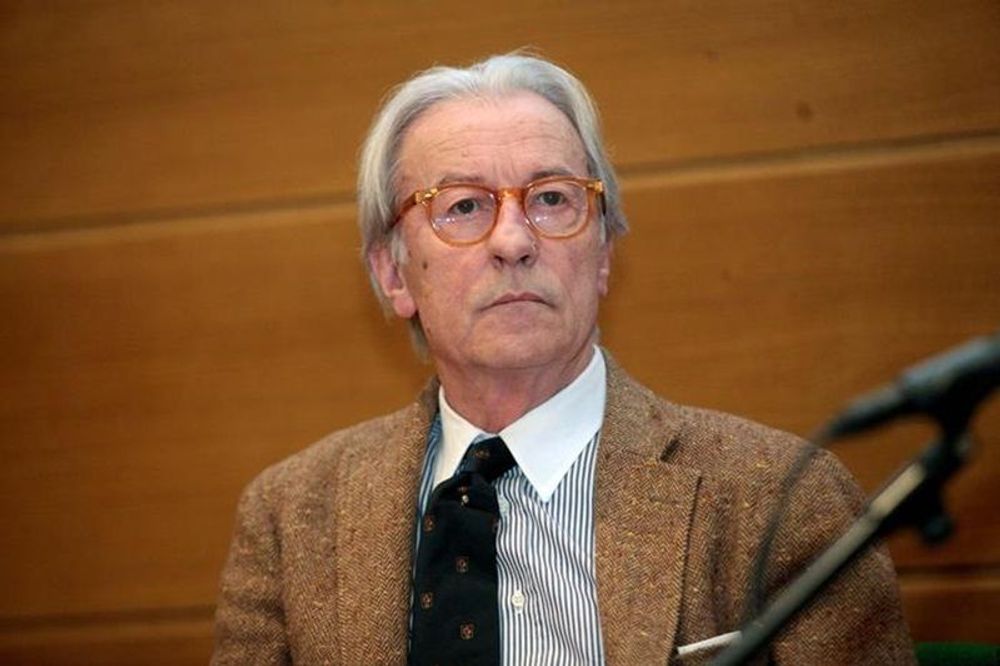 Vittorio Feltri è impazzito, oppure ha bevuto: «Di Tajani me ne sbatto, Gasparri non è un c...o e Sallusti è un vigliacco»