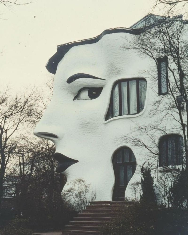 House built like the profile of a suspicious woman