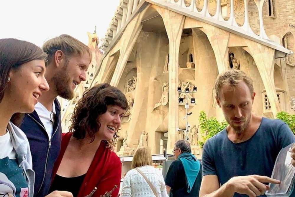 Free Tour Sagrada Familia Exterior: Historias, Secretos y Simbolismo