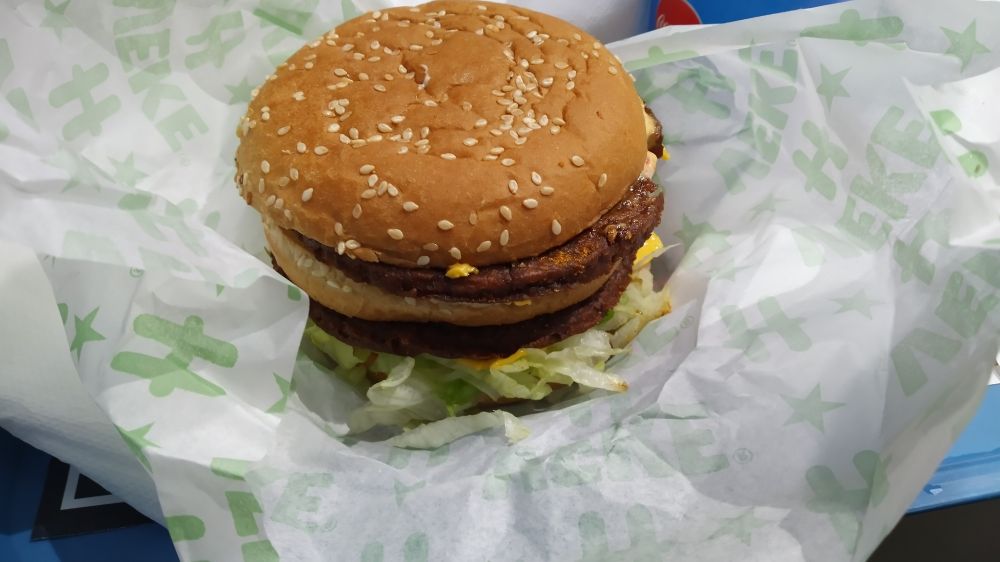 Hesburgerin VEKE kerroshampurilainen.