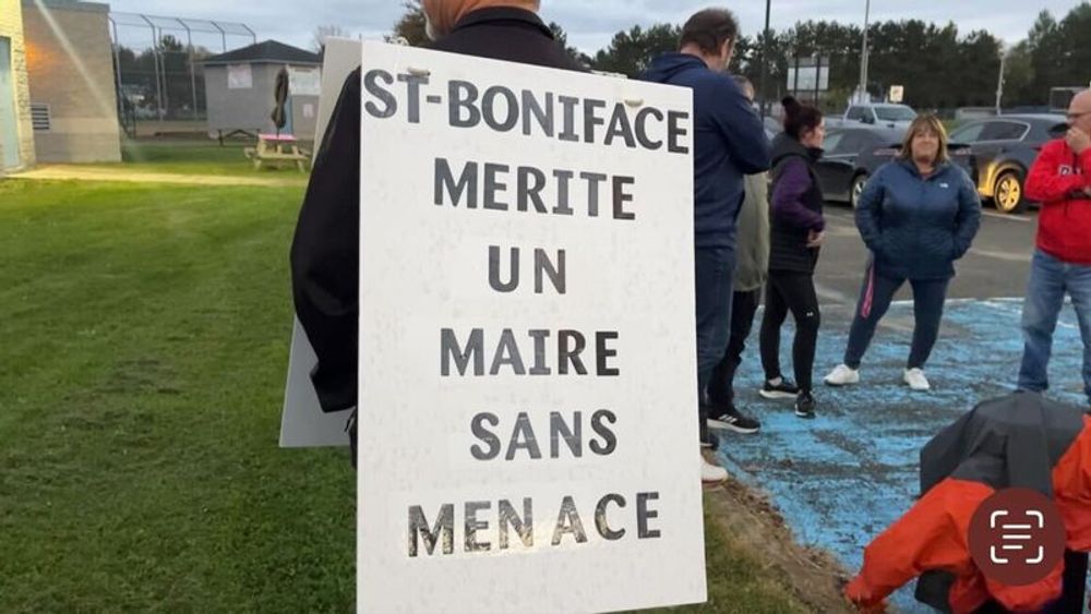 VIDÉO | Manifestation contre l’intimidation à Saint-Boniface: la grogne populaire s’intensifie 